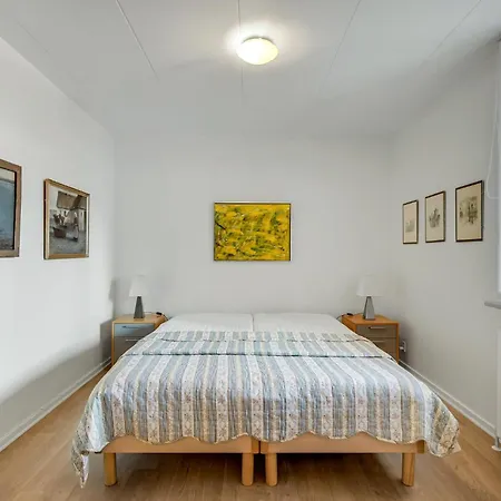 아파트 Cozy In C With Wifi 란데르스